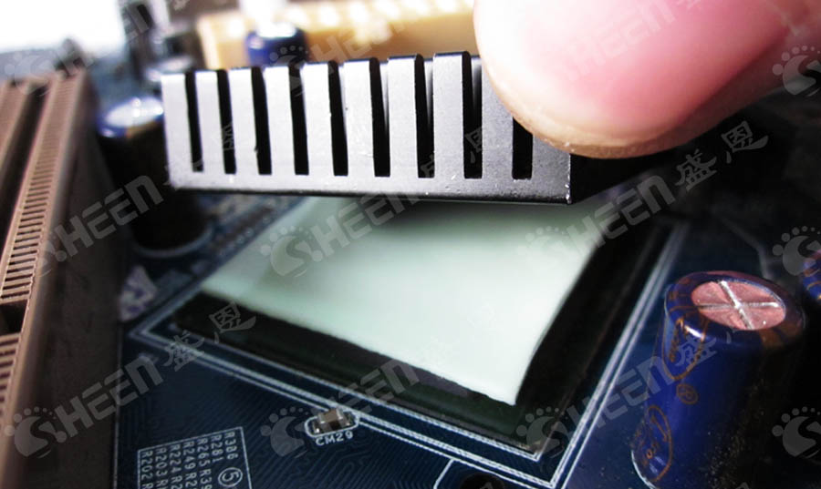 無硅導熱片.jpg 無硅導熱片.jpg